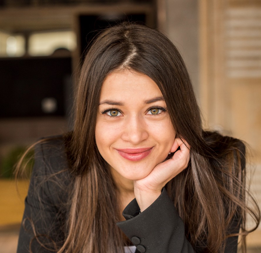 Lena K.